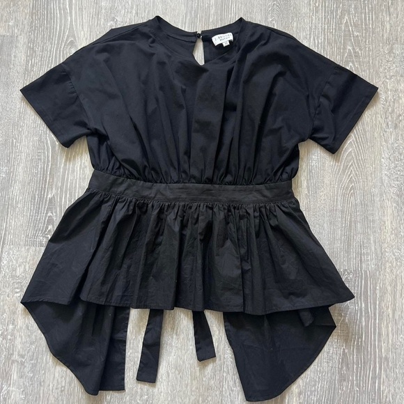 J. Brooks Boutique,Black Peplum Blouse w/Open Back& TAILS! Excellent Condition - Picture 4 of 15